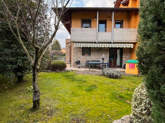 Casa con 6 locali in vendita in Via Don Aldo Morandi, Gorle