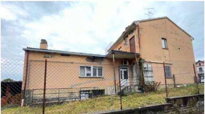 Appartamento quadrilocale in vendita in Via cavour, Centro, Castronno
