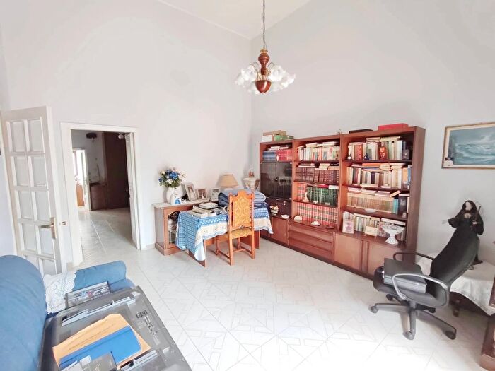 Appartamento trilocale in vendita in Via Piave, Lequile