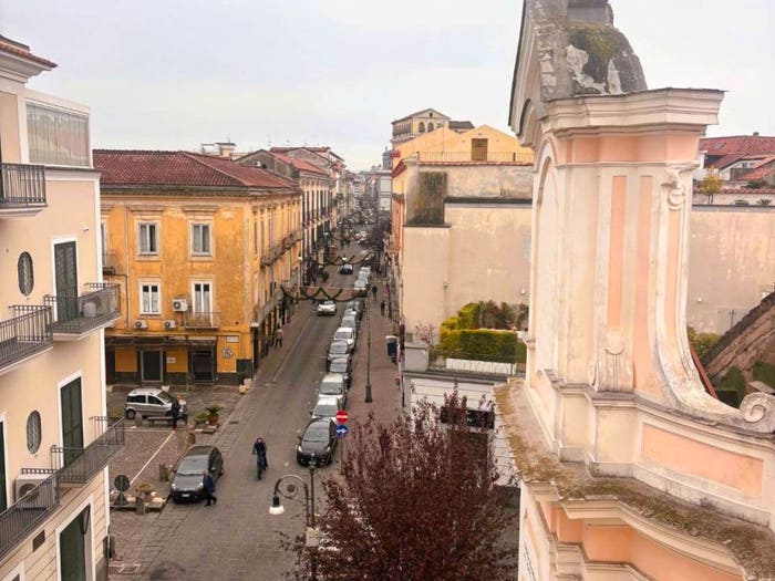 Appartamento trilocale in vendita in via ROMA, Aversa