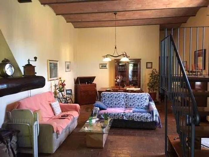 Casa con 6 locali in vendita in Piazza Sant'Agostino No Number, Centro, Monticiano