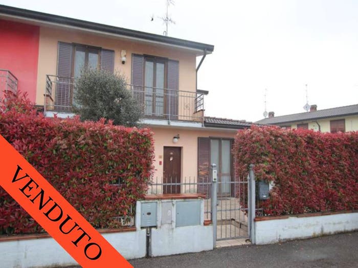 Casa quadrilocale in vendita in Via Don Giovanni Minzoni, Centro, Massalengo