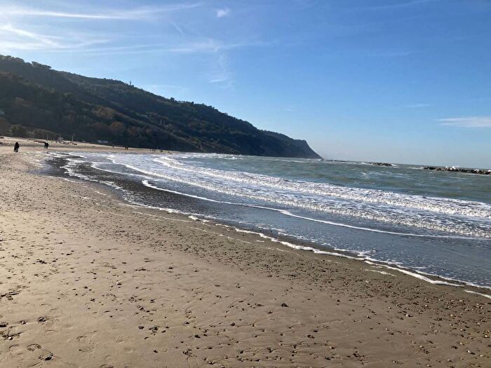 Appartamento trilocale in vendita in Baia Flaminia, Pesaro