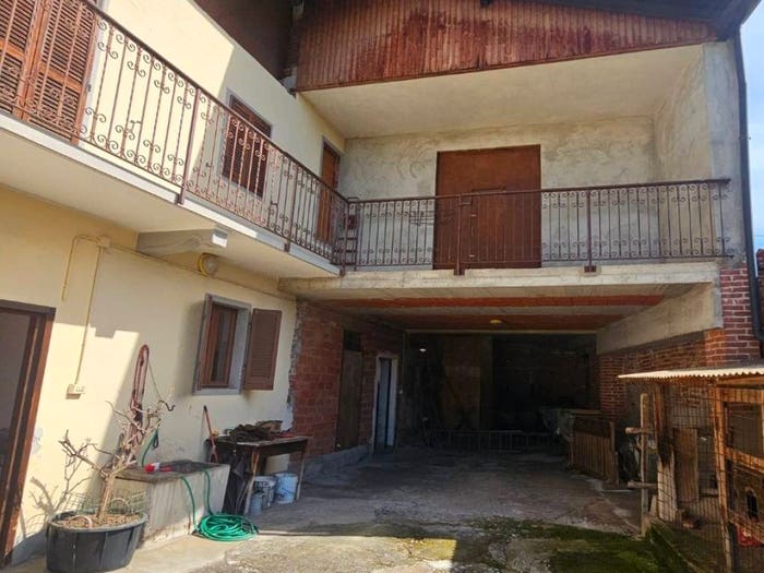 Casa con 6 locali in vendita in Sizzano