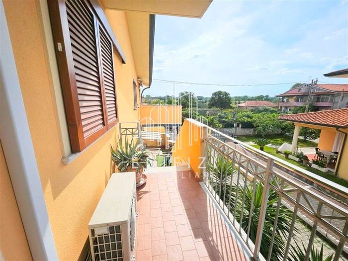Appartamento con 6 locali in vendita in Bondano Partaccia, Massa
