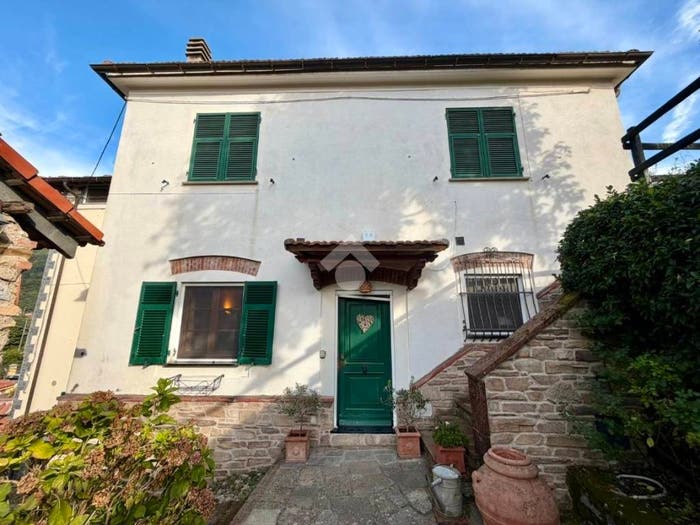 Casa con 6 locali in vendita in Via S Felice, Molassana, Genova