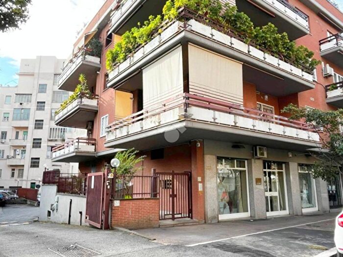 Casa monolocale in vendita in Via San Domenico Savio, Furio Camillo, Roma