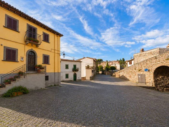 Casa quadrilocale in vendita in Piazza Del Mercato, Celleno