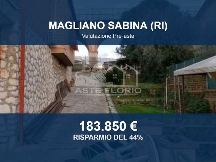 Casa con 6 locali in vendita in Via Santa Maria, Centro, Magliano Sabina