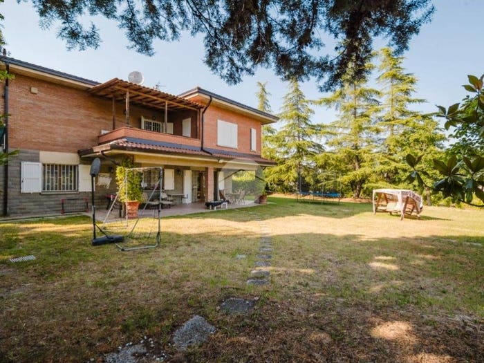 Casa quadrilocale in vendita in Via A Dondarini, Monte San Pietro