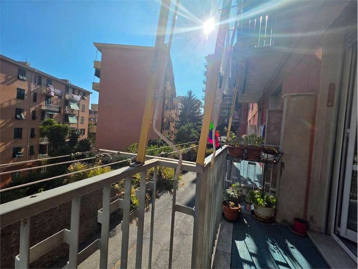 Appartamento con 5 locali in vendita in Via Arrivabene, Sestri Ponente, Genova