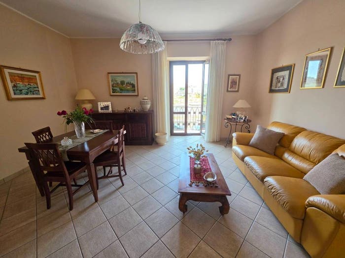 Appartamento quadrilocale in vendita in Viale degli Angioini, Sala, Catanzaro