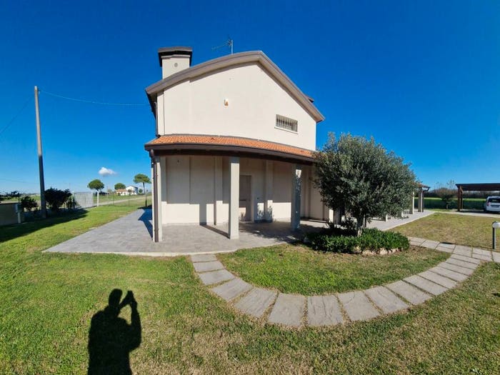 Casa bilocale in vendita in Via Valle Staffano, Comacchio Città, Comacchio