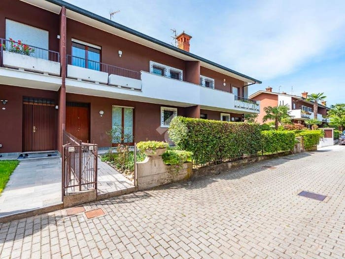 Casa quadrilocale in vendita in Viale dei Tigli, Centro, Arese