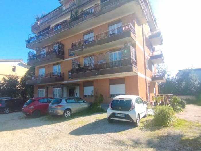 Appartamento trilocale in vendita in Via di Baccanello, Cesano, Roma