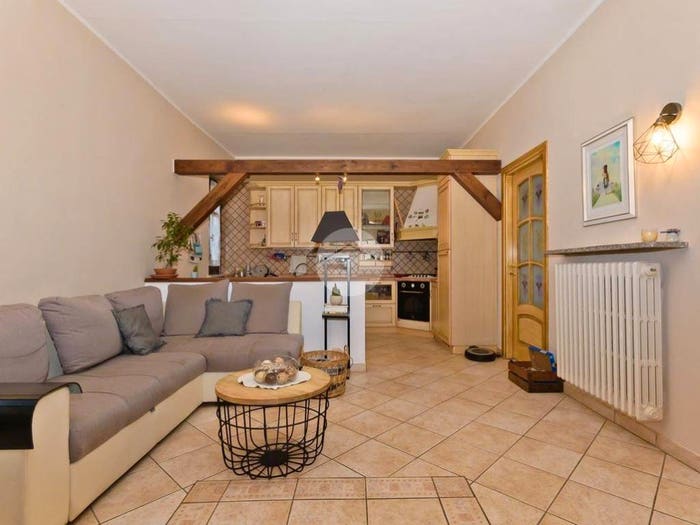 Appartamento trilocale in vendita in Via Moffa di Lisio, Centro, Bra