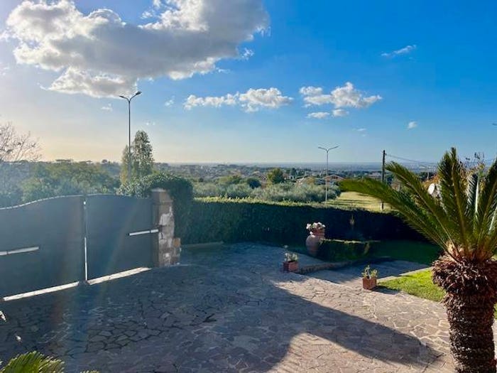 Casa con 6 locali in vendita in Via Macchia dello Sterparo, Frascati