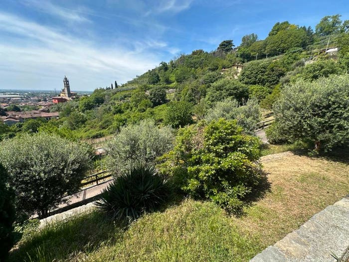 Casa quadrilocale in vendita in Via Budria e Oliveti, Carobbio degli Angeli