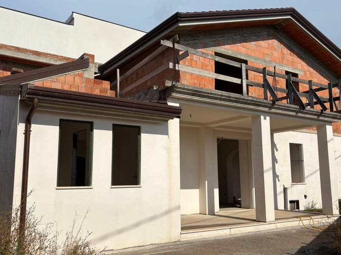Casa quadrilocale in vendita in Stretto Garrisi, Centro, Barcellona Pozzo di Gotto