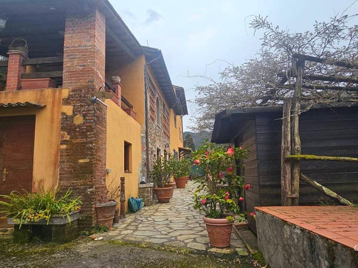 Casa con 6 locali in vendita in Via di Vorno, Vorno, Capannori