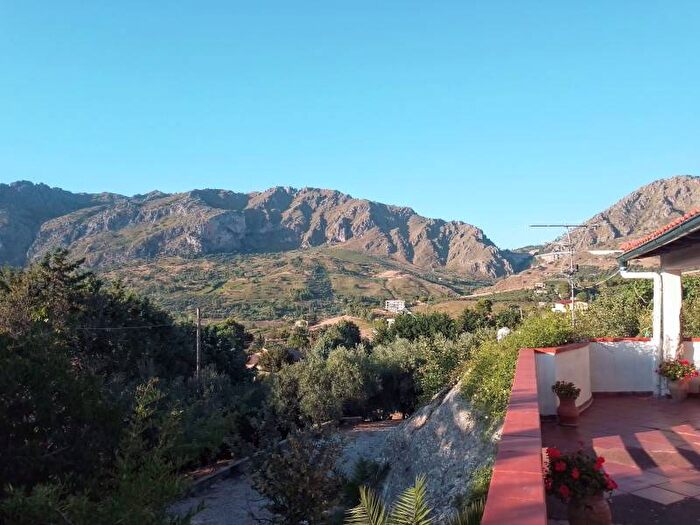 Casa con 6 locali in vendita in Strada Provinciale di Portella della Ginestra, Monreale