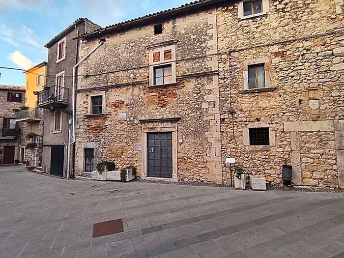 Casa con 6 locali in vendita in Civitella Del Lago, Baschi