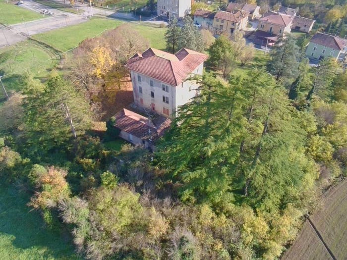 Casa con 6 locali in vendita in Strada Rocca, Sant'andrea Bagni, Medesano