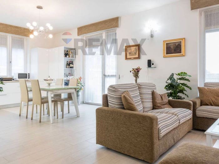 Appartamento con 5 locali in vendita in Via Plinio, Città Studi, Milano