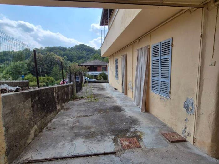 Casa con 6 locali in vendita in Frazione Plello, Plello, Borgosesia