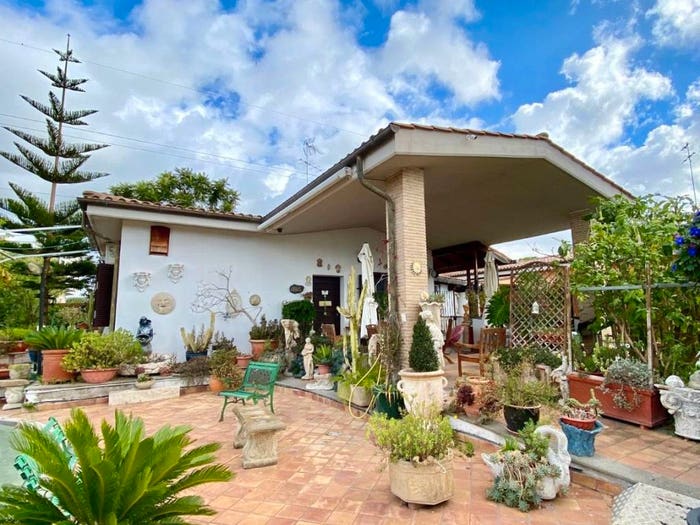 Casa quadrilocale in vendita in Via Giovanni Proietti Torreggiani, Centro, Cerveteri