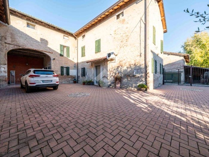 Casa con 5 locali in vendita in Via Fermi, Caprara, Campegine