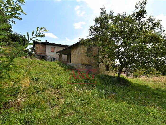 Casa quadrilocale in vendita in Località Villa Vena, Amandola