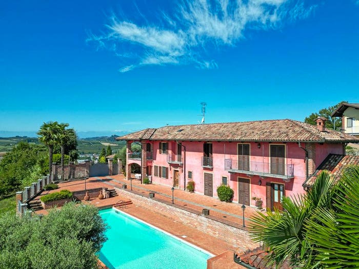 Casa con 6 locali in vendita in Via Giuseppe Garibaldi, Centro, Guarene