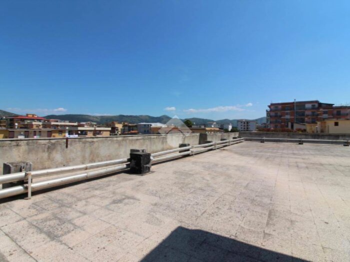 Casa con 6 locali in vendita in Via Nazionale Appia, Casagiove