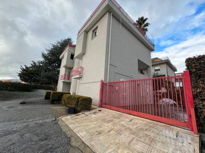 Casa con 6 locali in vendita in Via Pietro Nenni, Nicastro Sambiase, Lamezia Terme