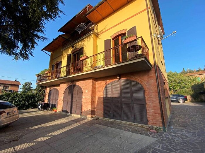 Appartamento con 5 locali in vendita in Via delle Vittorie, Centro, Paciano