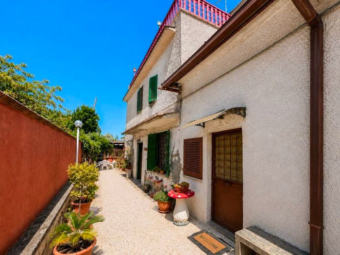 Appartamento con 6 locali in vendita in Via Onifai, Rocca Cencia, Roma
