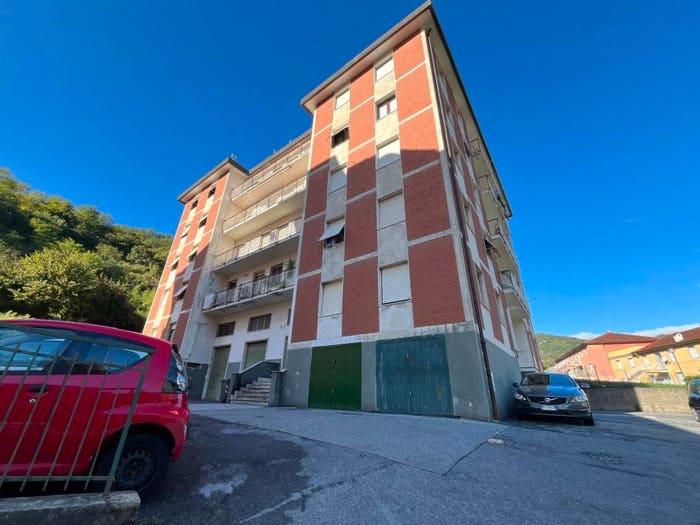 Appartamento quadrilocale in vendita in Via Bartolomeo Parodi, Ceranesi