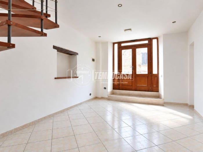 Appartamento trilocale in vendita in Via Roma, Centro, Castelraimondo