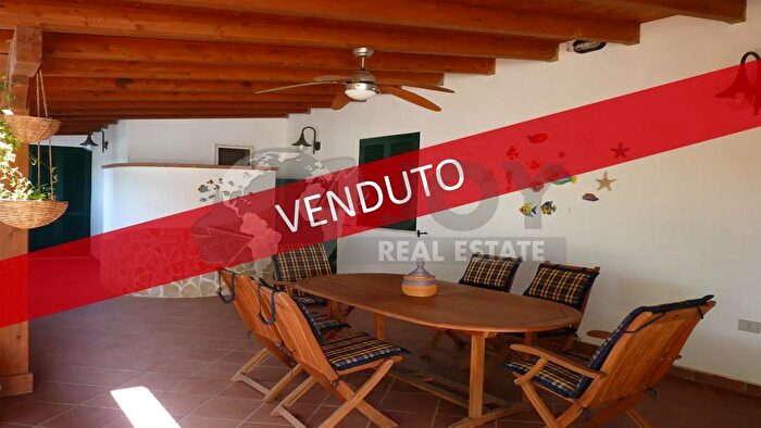 Casa con 6 locali in vendita in Via Tramonti, Nardo'