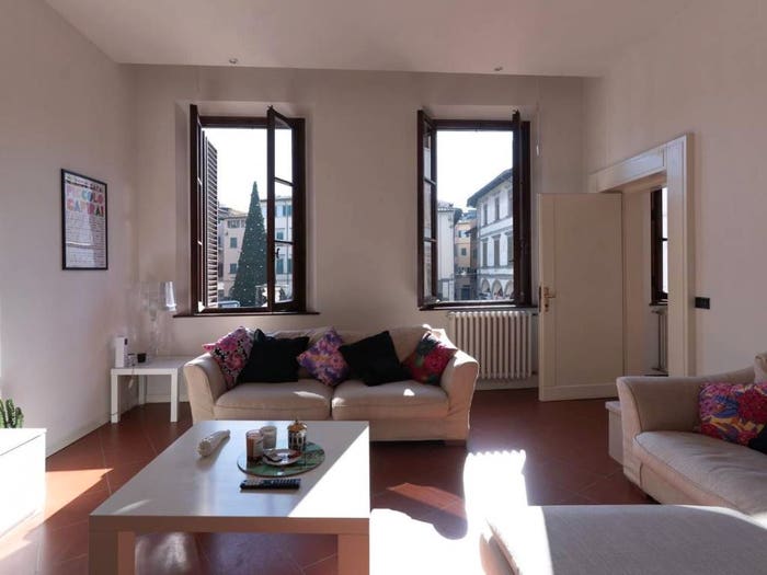Appartamento con 6 locali in vendita in Piazza Farinata degli Uberti, Centro Storico, Empoli