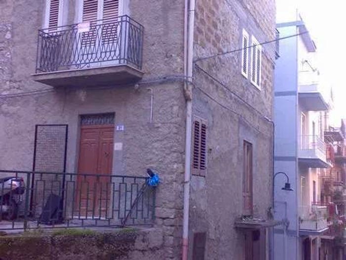 Casa con 6 locali in vendita in Via Meli, Alessandria della Rocca