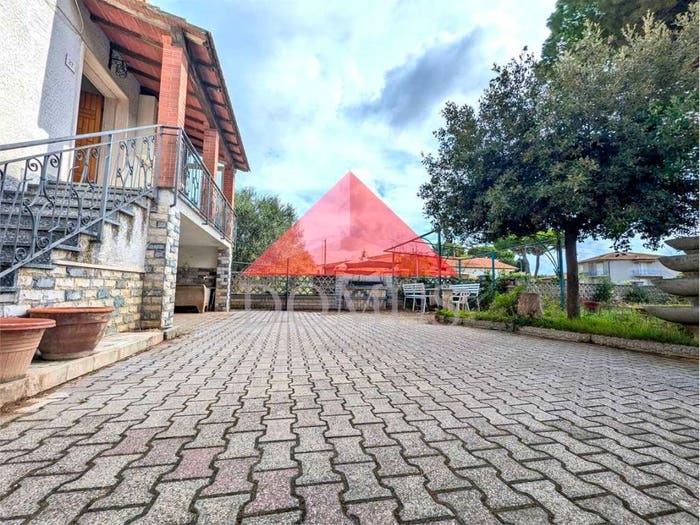 Casa con 6 locali in vendita in Cafaggio, Campiglia Marittima