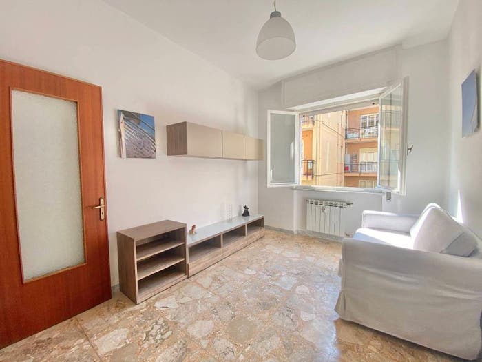 Appartamento bilocale in vendita in Via Varese, Centro, Finale Ligure