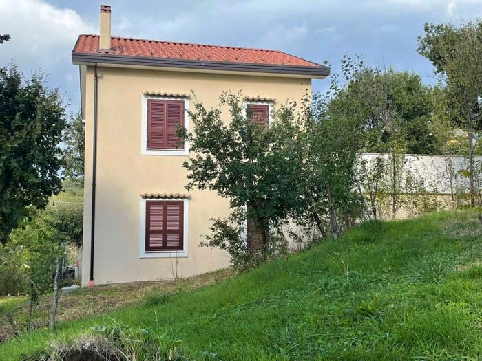 Casa quadrilocale in vendita in Contrada Chianola, Nusco
