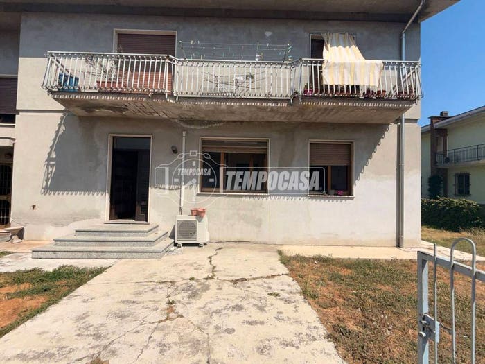 Appartamento trilocale in vendita in Via P Togliatti, Centro, Sarmato