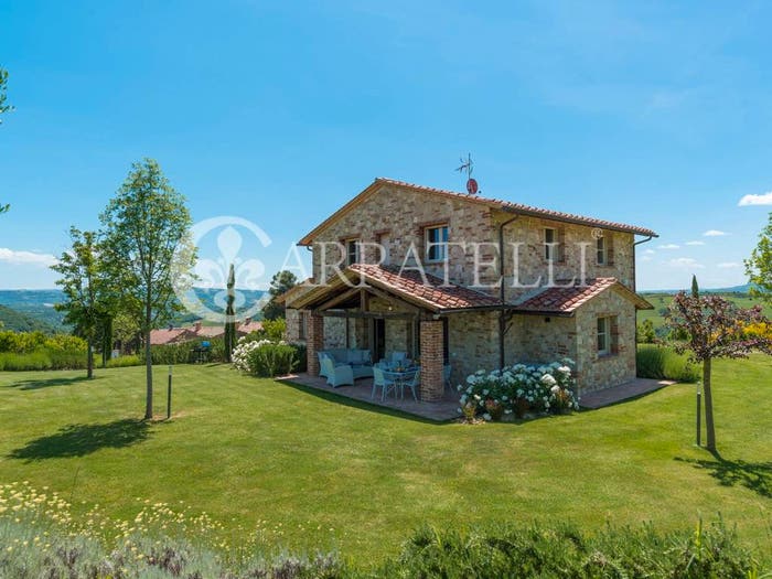 Casa con 6 locali in vendita in Via degli Orti, Centro, Fabro