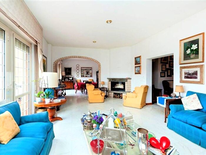 Casa con 6 locali in vendita in Via Cassia, La Storta, Roma