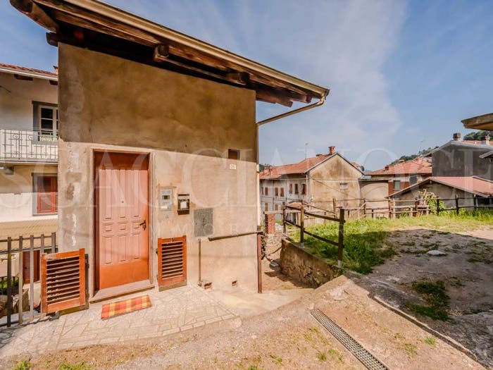Casa con 6 locali in vendita in Frazione Granero, Granero, Portula