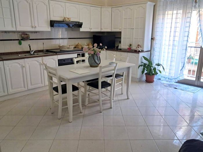 Appartamento con 6 locali in vendita in Via Fontenuovo, Centro, Carlentini